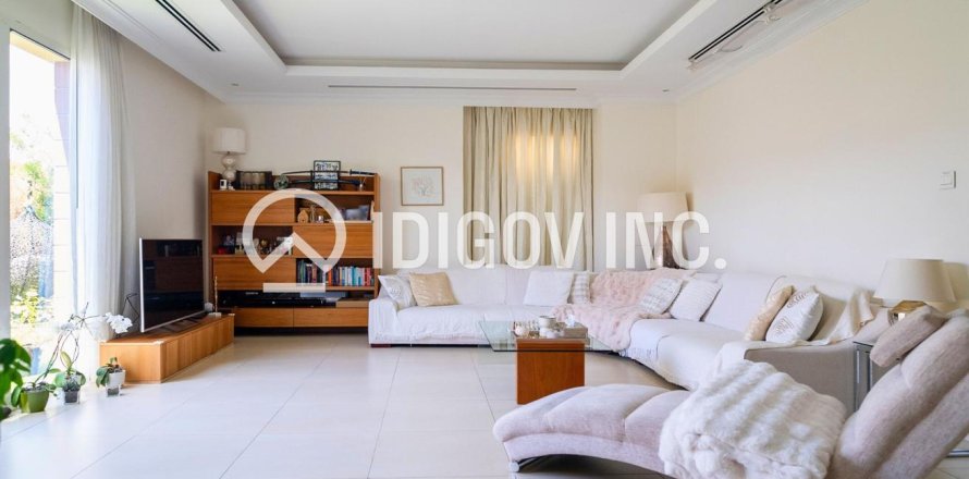 Villa de 3 chambres à Al Barsha, UAE No. 85985