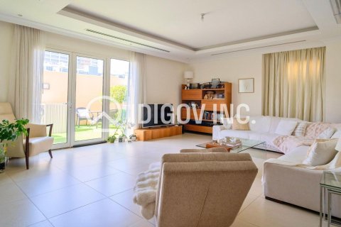Villa de 3 chambres à Al Barsha, UAE No. 85985 19