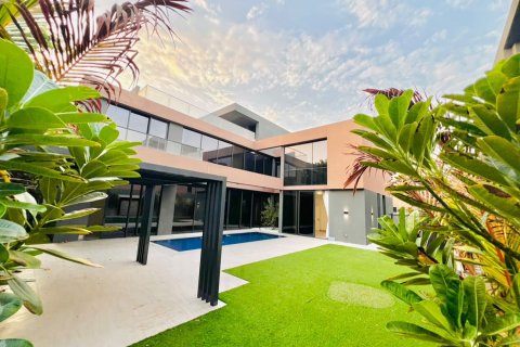 Villa de 5 dormitorios en Tilal City, UAE No. 208774