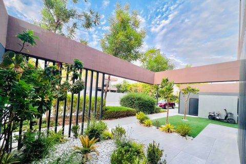 Villa de 5 dormitorios en Tilal City, UAE No. 208774 8