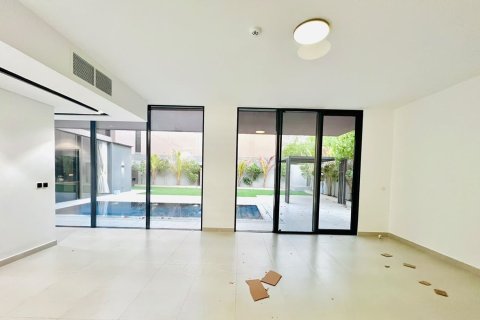 Villa de 5 dormitorios en Tilal City, UAE No. 208774 10