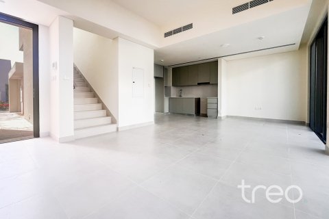 Villa de 3 dormitorios en The Valley, UAE No. 203954 3