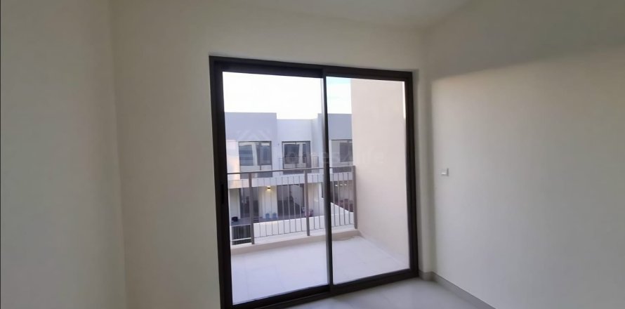 Таунхаус с 3 спальнями в EMAAR South, ОАЭ №156242