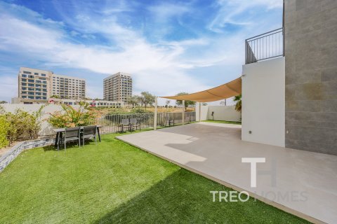 4 bedrooms Villa in Dubai South (Dubai World Central), UAE No. 74063 1