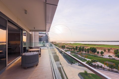 Apartment de 3 dormitorios en  Yas Island, UAE No. 90267 2