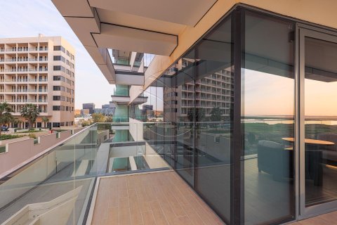Apartment de 3 dormitorios en  Yas Island, UAE No. 90267 9