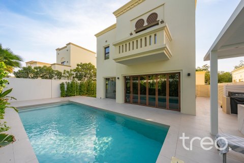 Villa de 4 chambres à Casa, UAE No. 199145 21