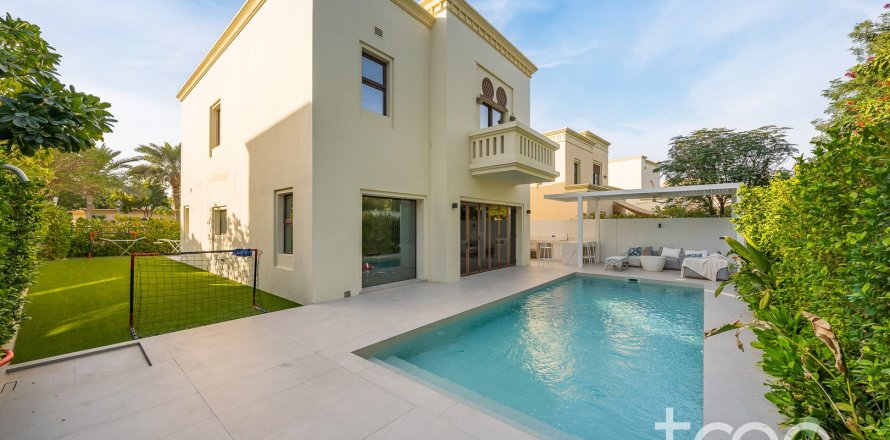 Villa de 4 chambres à Casa, UAE No. 199145