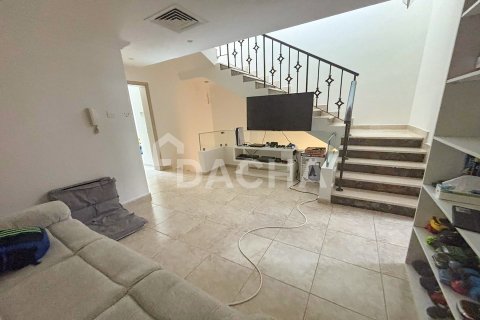 3 bedrooms Townhouse in District 15, UAE No. 155647 6