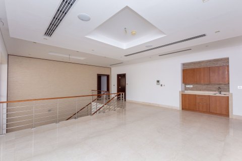 Вилла с 5 спальнями в Jumeirah Islands, ОАЭ №155645 10