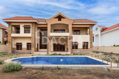 Вилла с 5 спальнями в Jumeirah Islands, ОАЭ №155645 3