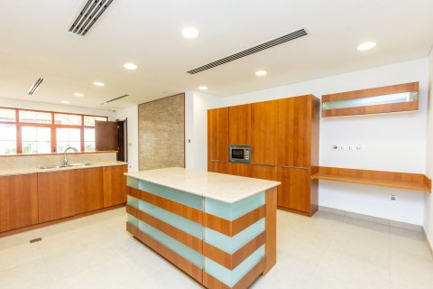 Вилла с 5 спальнями в Jumeirah Islands, ОАЭ №155645 15