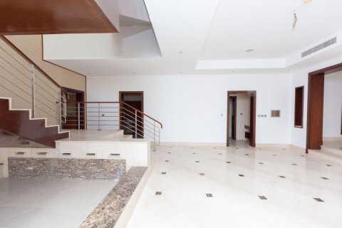 Вилла с 5 спальнями в Jumeirah Islands, ОАЭ №155645 17