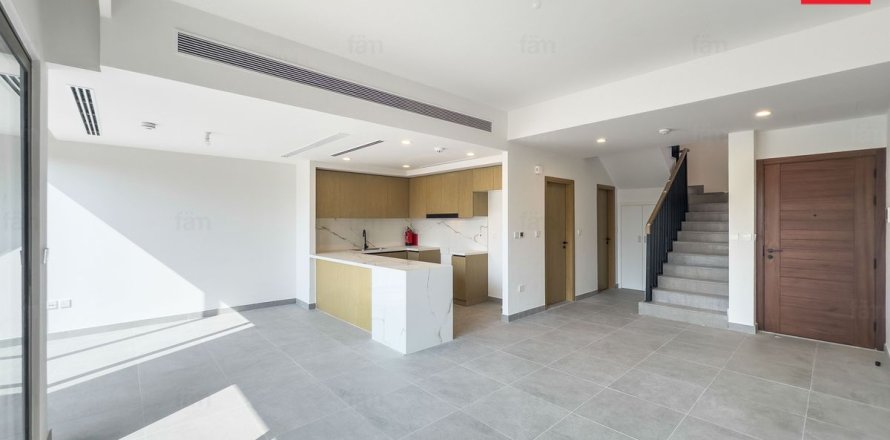 3 bedrooms Townhouse in Dubai, UAE No. 144263