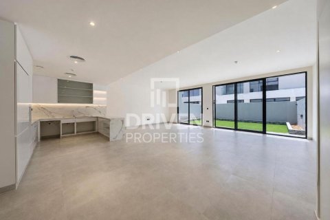 Townhouse de 3 dormitorios en Dubai Land, UAE No. 204706