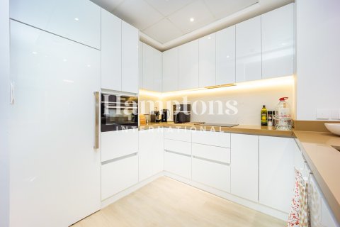 Apartment de 1 dormitorio en The Address Dubai Marina, UAE No. 143231 8