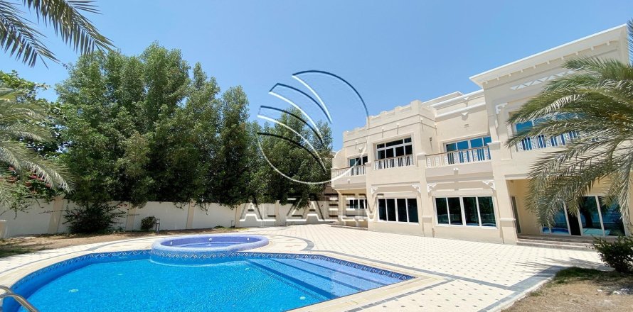 Villa de 7 dormitorios en Marina Village, UAE No. 90089