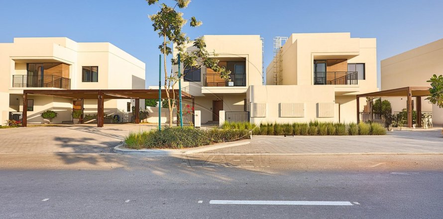 Villa de 4 dormitorios en  Yas Island, UAE No. 90064