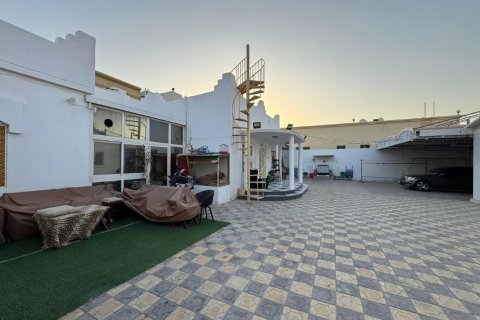 5 bedrooms Villa in Seih Al Harf, UAE No. 184066 5