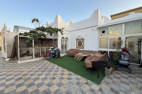 5 bedrooms Villa in Seih Al Harf, UAE No. 184066 6