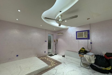 5 bedrooms Villa in Seih Al Harf, UAE No. 184066 9