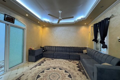 5 bedrooms Villa in Seih Al Harf, UAE No. 184066 8