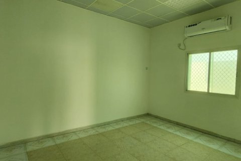 3 bedrooms Villa in Al Mairid, UAE No. 184065 6