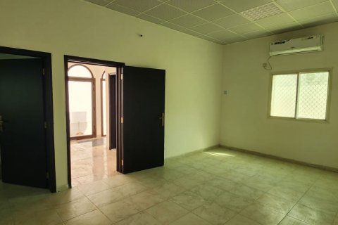 3 bedrooms Villa in Al Mairid, UAE No. 184065 7