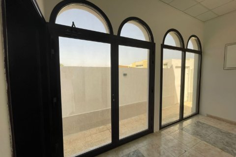 3 bedrooms Villa in Al Mairid, UAE No. 184065 4