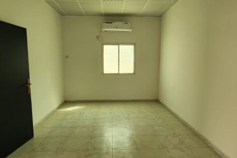 3 bedrooms Villa in Al Mairid, UAE No. 184065 5