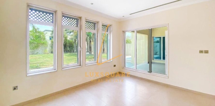 3 bedrooms Villa in Jumeirah Park, UAE No. 168357