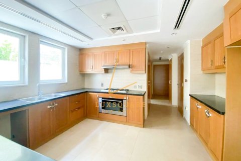 3 bedrooms Villa in Jumeirah Park, UAE No. 168357 3