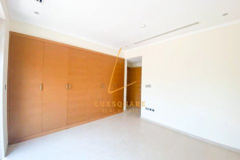 3 bedrooms Villa in Jumeirah Park, UAE No. 168357 17