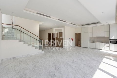 Villa de 4 chambres à District One, UAE No. 192058 3
