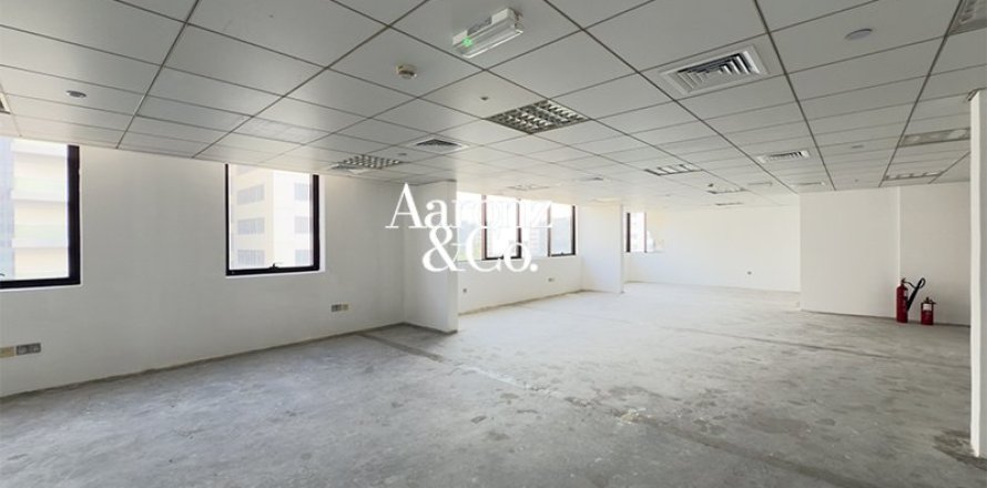 Офис 4015м² в Дубай Инвестмент Парк, ОАЭ №164147