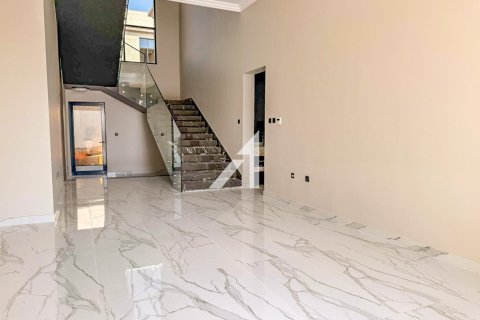 4 غرف نوم فيلا في Al Aweer, الإمارات العربية المتحدة رقم 145052 17