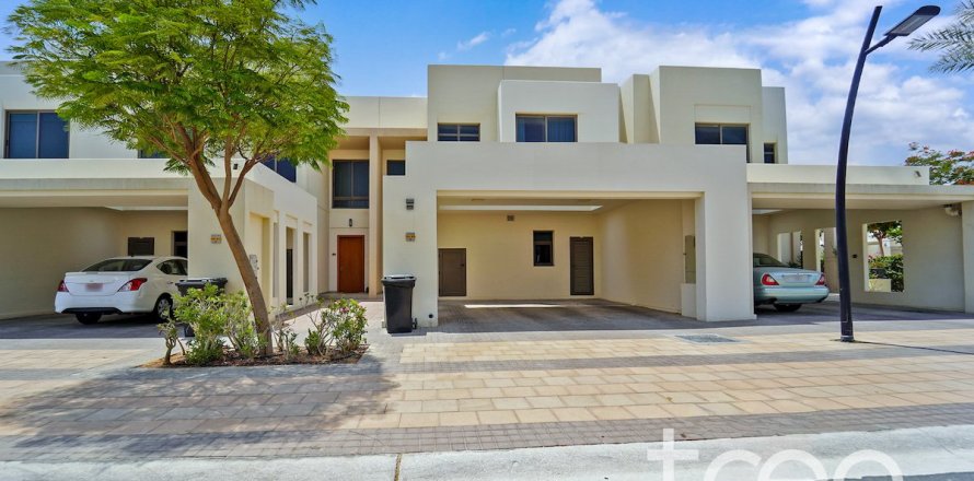 3 bedrooms Villa in Hayat Townhouses, UAE No. 198982