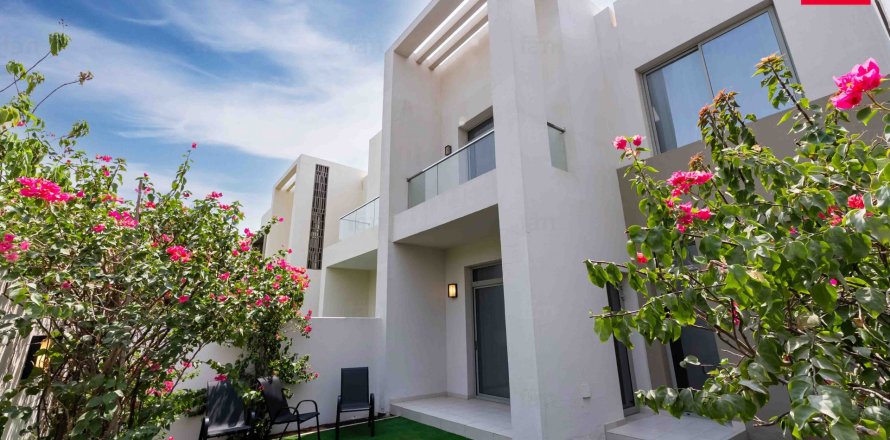 Townhouse de 3 chambres à Dubai, UAE No. 104059