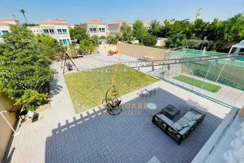 3 غرف نوم فيلا في دائرة قرية جميرا, الإمارات العربية المتحدة رقم 205627 16