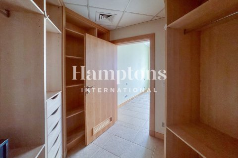 Apartment de 2 dormitorios en FIVE Palm Jumeirah, UAE No. 146714 8