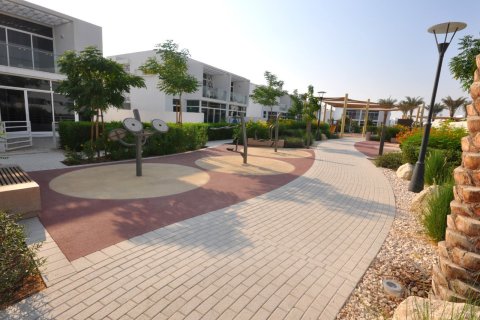 Townhouse de 3 dormitorios en Arabella Townhouses 1, UAE No. 146710 18