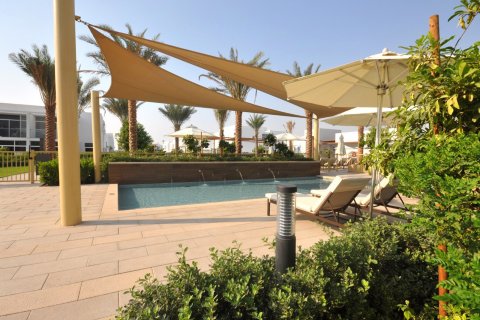 Townhouse de 3 dormitorios en Arabella Townhouses 1, UAE No. 146710