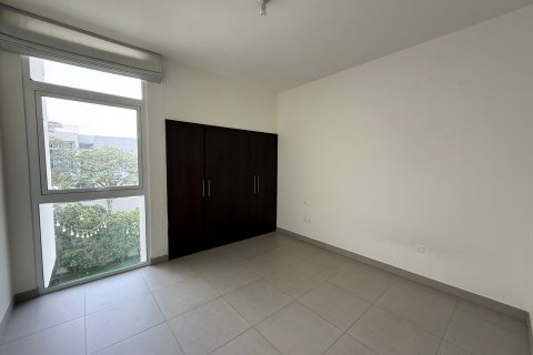 Townhouse de 3 dormitorios en Arabella Townhouses 1, UAE No. 146710 3