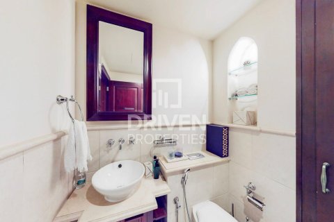Apartment de 2 dormitorios en Old Town, UAE No. 84818 8