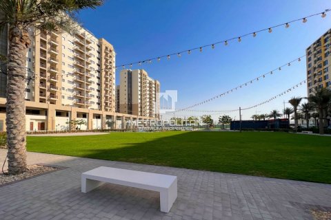 Apartment de 3 dormitorios en Town Square, UAE No. 62010 8