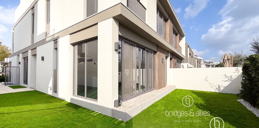 Villa de 4 chambres à Tilal Al Ghaf, UAE No. 141686