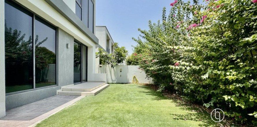 4 bedrooms Villa in Dubai Hills Estate, UAE No. 141689