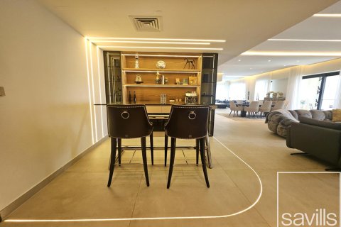 Квартира с 4 спальнями в Executive Towers, ОАЭ №136590 11