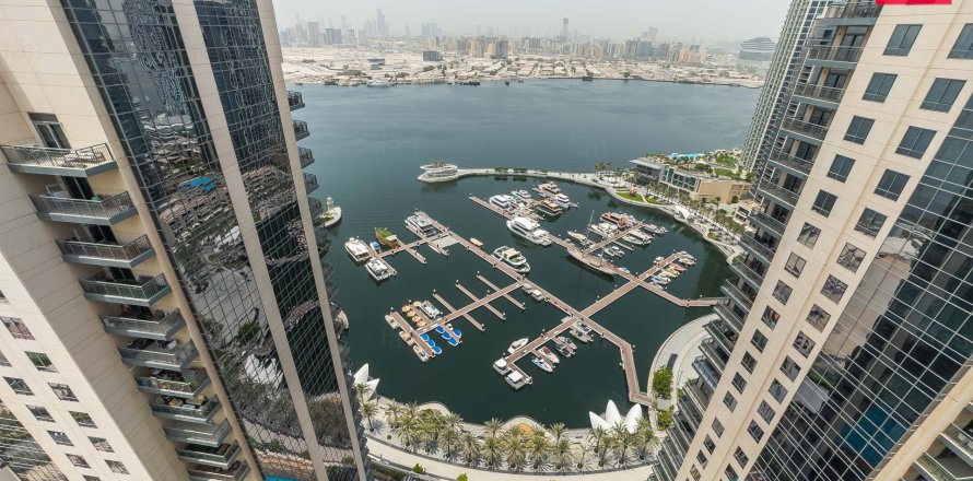 Apartment de 3 dormitorios en Dubai, UAE No. 198292
