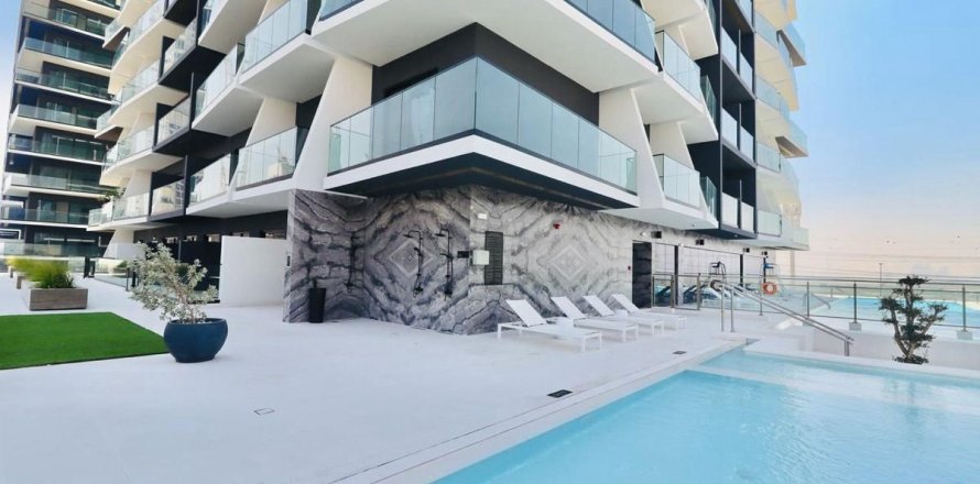 2 bedrooms Apartment in Dubai, UAE No. 167761